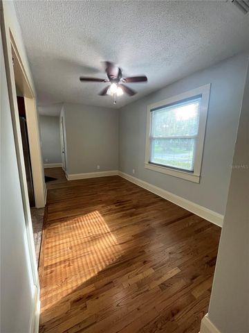 402 W PARIS STREET, Tampa, FL 33604