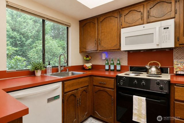 9215 96th Street NW, Gig Harbor, WA 98332