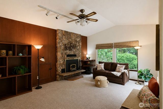 9215 96th Street NW, Gig Harbor, WA 98332