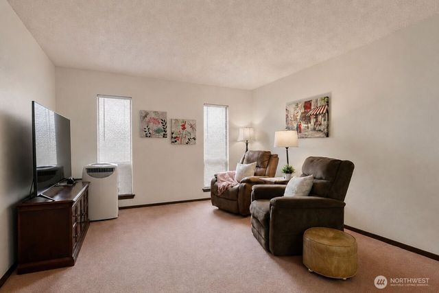 9215 96th Street NW, Gig Harbor, WA 98332