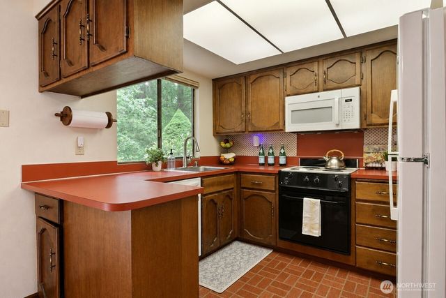 9215 96th Street NW, Gig Harbor, WA 98332