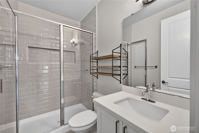 2981 SW Crestwood Drive, Oak Harbor, WA 98277