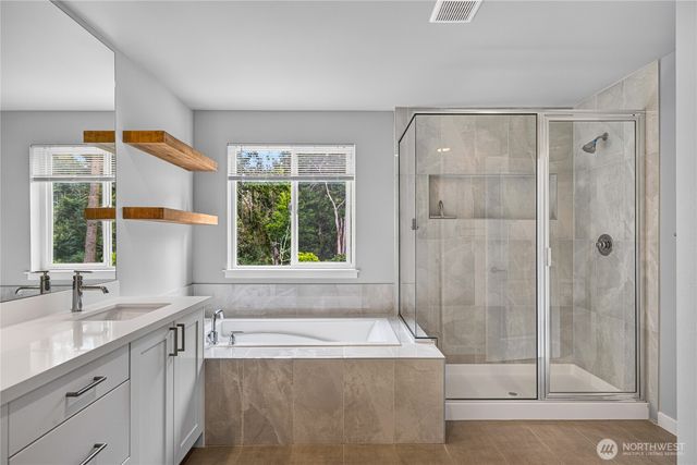 2981 SW Crestwood Drive, Oak Harbor, WA 98277