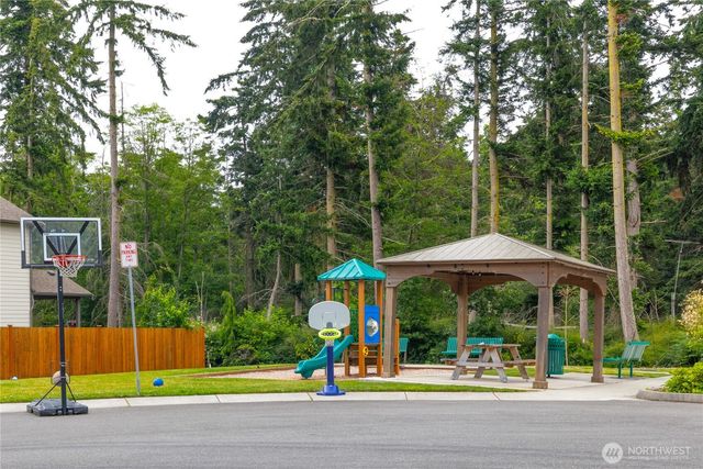 2981 SW Crestwood Drive, Oak Harbor, WA 98277