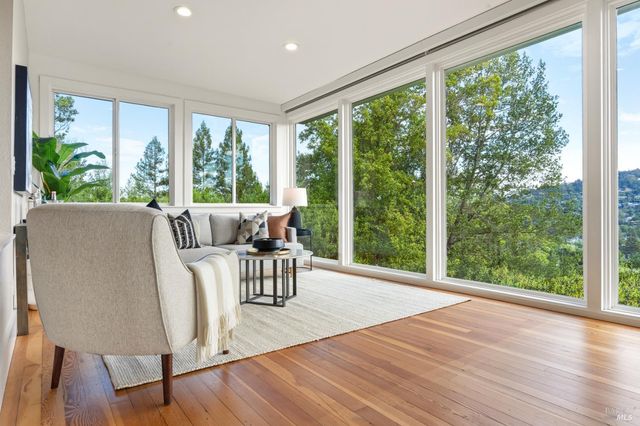 183 Reservoir Rd, San Rafael, CA 94901