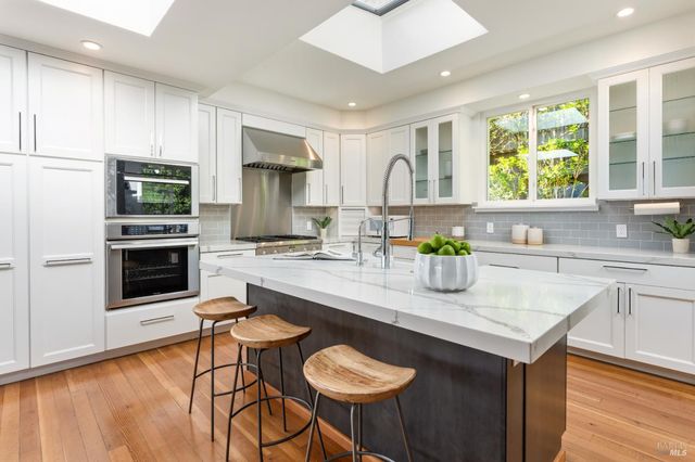 183 Reservoir Rd, San Rafael, CA 94901