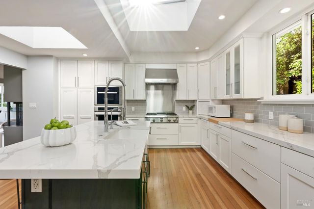 183 Reservoir Rd, San Rafael, CA 94901