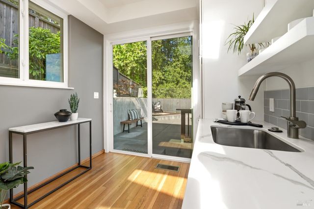 183 Reservoir Rd, San Rafael, CA 94901