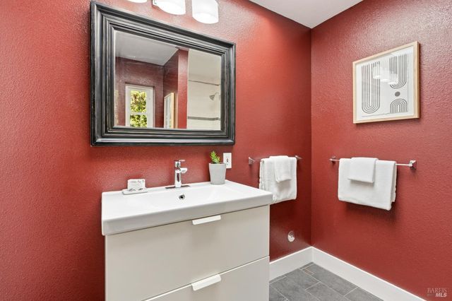 183 Reservoir Rd, San Rafael, CA 94901