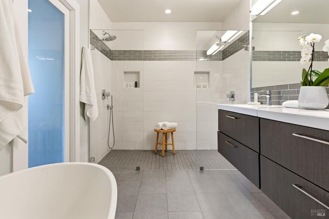 183 Reservoir Rd, San Rafael, CA 94901