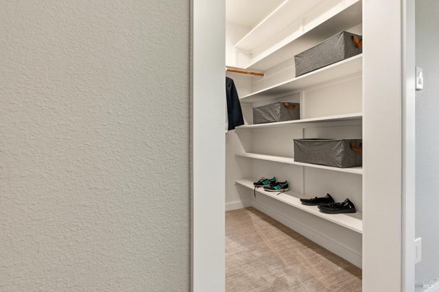 183 Reservoir Rd, San Rafael, CA 94901