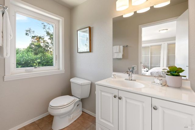 183 Reservoir Rd, San Rafael, CA 94901