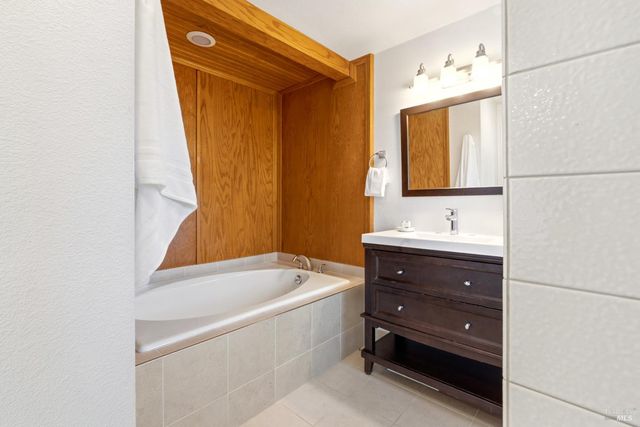 183 Reservoir Rd, San Rafael, CA 94901