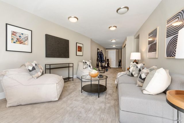 183 Reservoir Rd, San Rafael, CA 94901