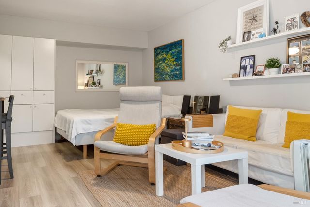 183 Reservoir Rd, San Rafael, CA 94901