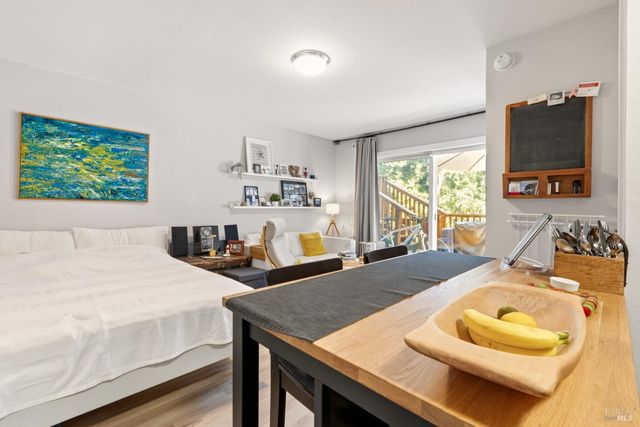 183 Reservoir Rd, San Rafael, CA 94901