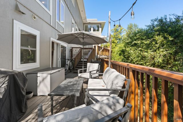 183 Reservoir Rd, San Rafael, CA 94901