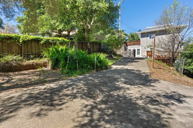 183 Reservoir Rd, San Rafael, CA 94901