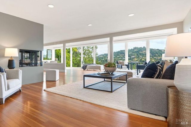 183 Reservoir Rd, San Rafael, CA 94901