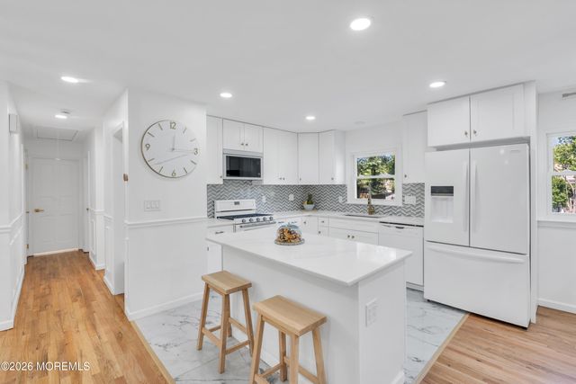93 Woodcrest Drive, Freehold, NJ 07728