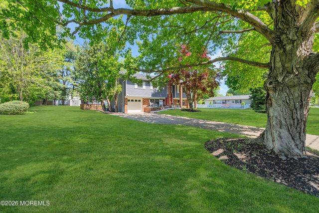 93 Woodcrest Drive, Freehold, NJ 07728