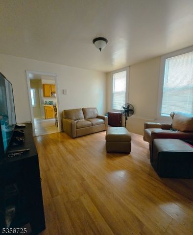 458 Leslie St, Newark City, NJ 07112