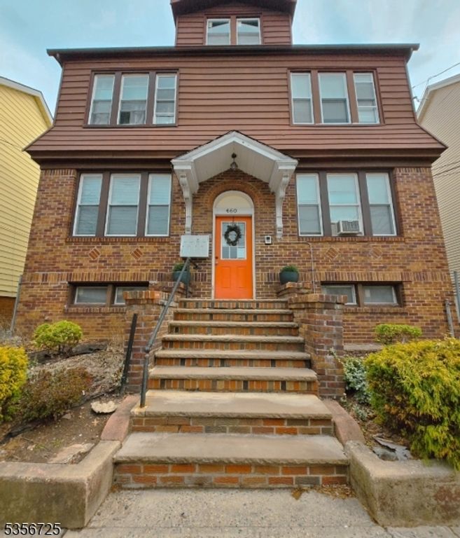 458 Leslie St, Newark City, NJ 07112