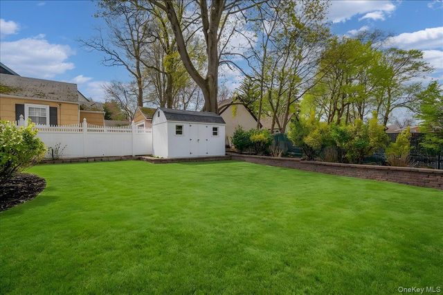 44 Askins Place, New Rochelle, NY 10801
