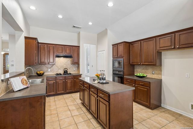 25003 Woodmont, San Antonio, TX 78260