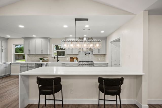 3208 Timberview Road, Dallas, TX 75229