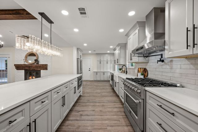 3208 Timberview Road, Dallas, TX 75229