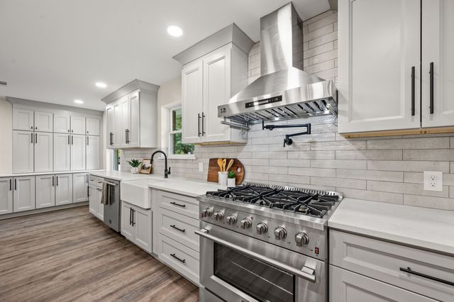 3208 Timberview Road, Dallas, TX 75229