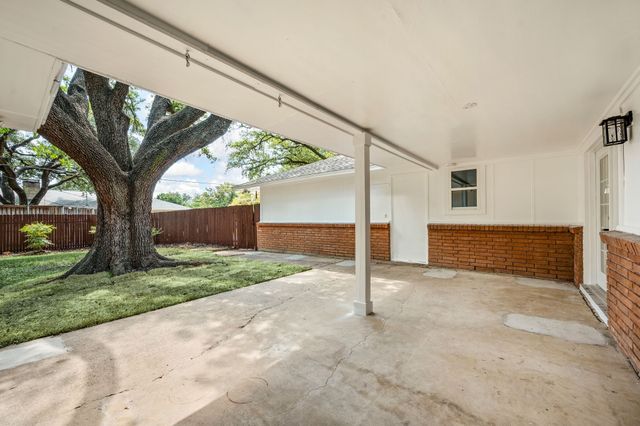 3208 Timberview Road, Dallas, TX 75229
