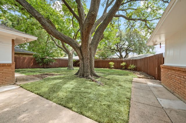 3208 Timberview Road, Dallas, TX 75229