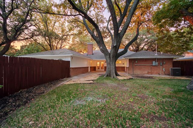 3208 Timberview Road, Dallas, TX 75229