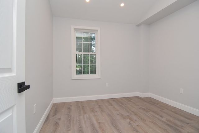 11 Station St, Sharon, MA 02067