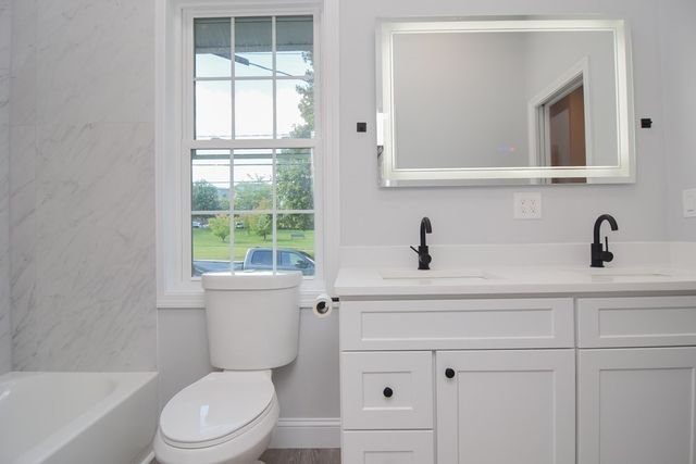 11 Station St, Sharon, MA 02067