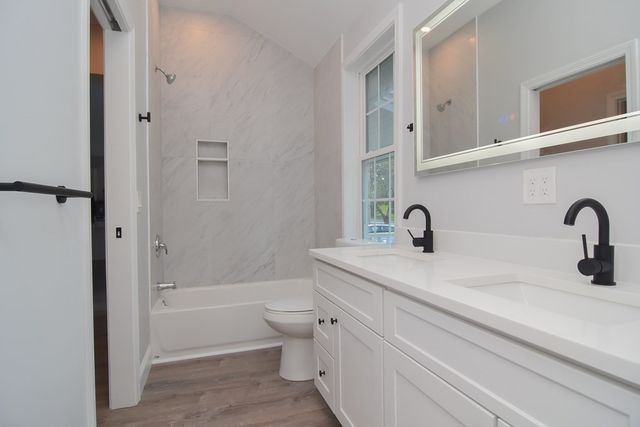 11 Station St, Sharon, MA 02067