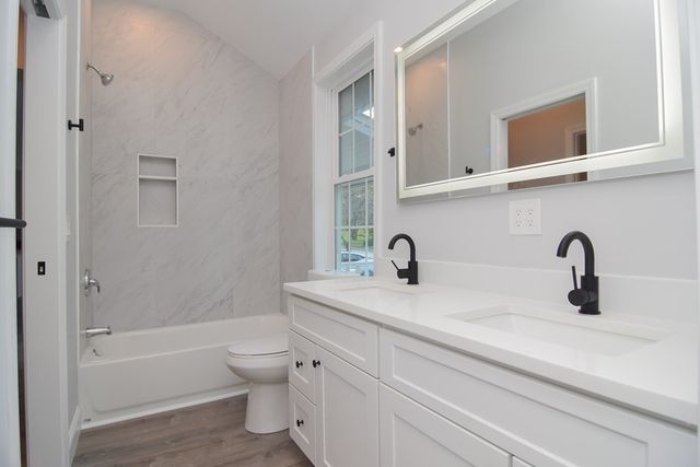 11 Station St, Sharon, MA 02067