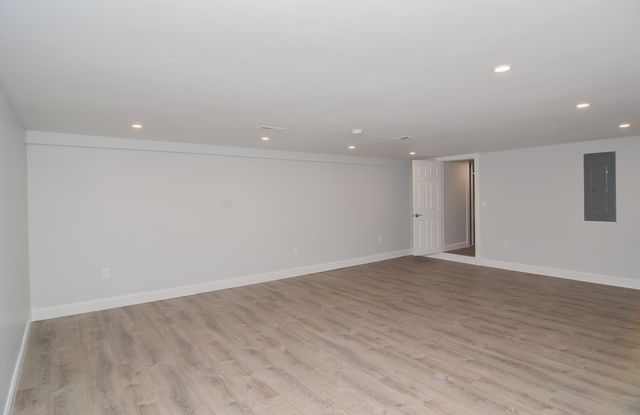 11 Station St, Sharon, MA 02067