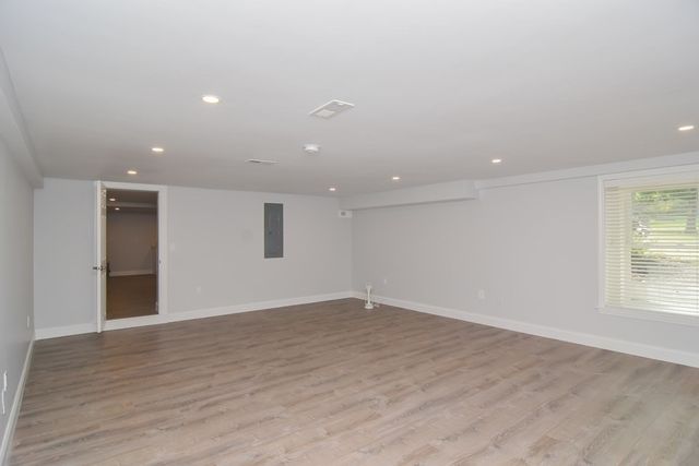 11 Station St, Sharon, MA 02067