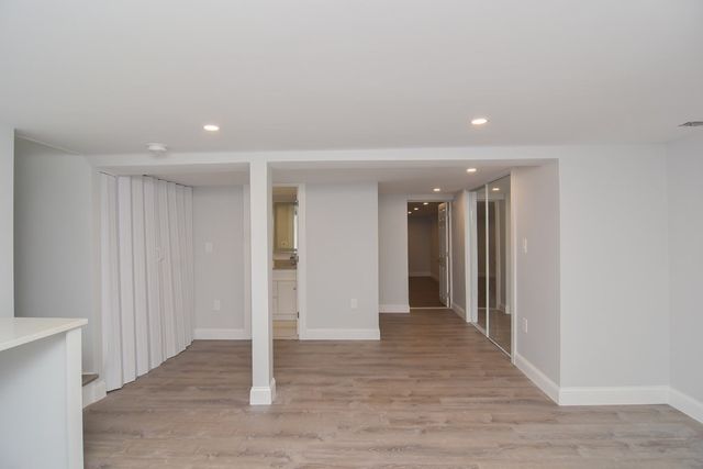 11 Station St, Sharon, MA 02067
