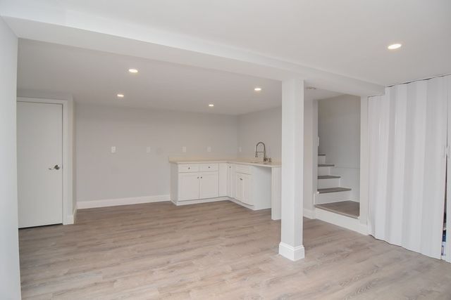 11 Station St, Sharon, MA 02067