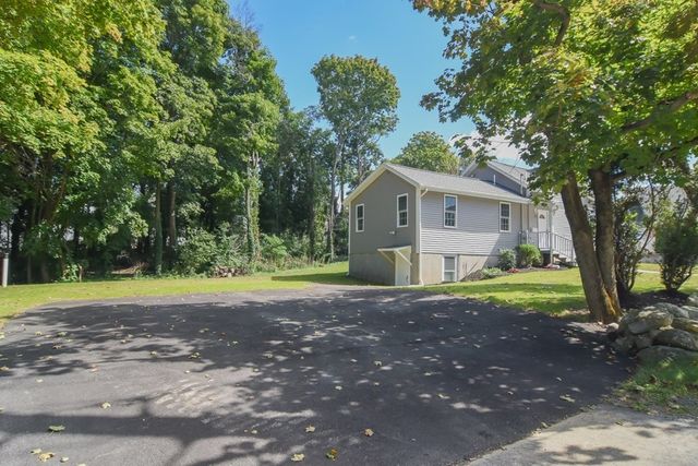 11 Station St, Sharon, MA 02067