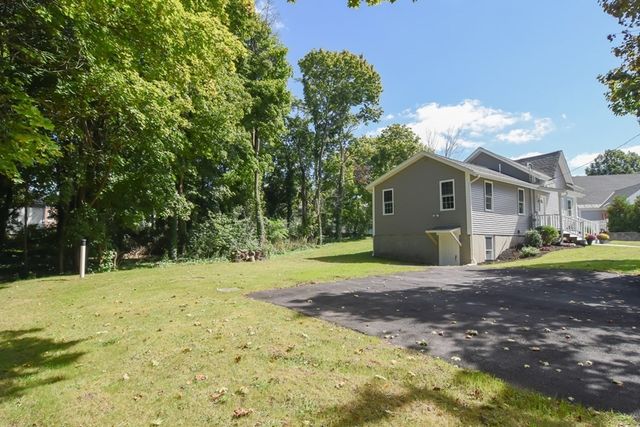 11 Station St, Sharon, MA 02067
