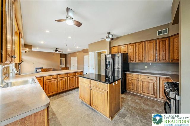 126 Devonshire Drive, Hamilton Twp, PA 18360