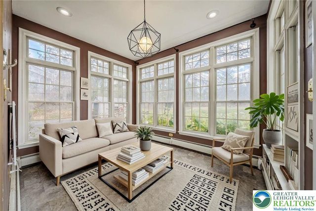 126 Devonshire Drive, Hamilton Twp, PA 18360