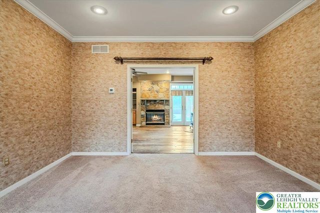 126 Devonshire Drive, Hamilton Twp, PA 18360