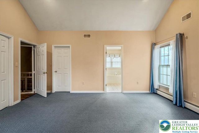 126 Devonshire Drive, Hamilton Twp, PA 18360