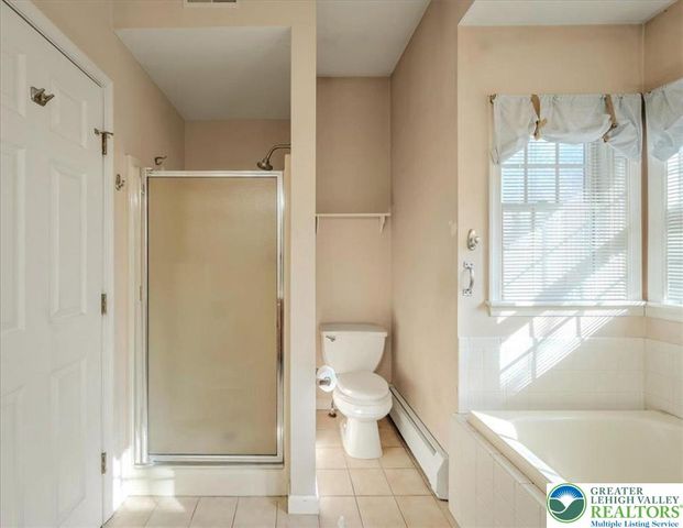 126 Devonshire Drive, Hamilton Twp, PA 18360